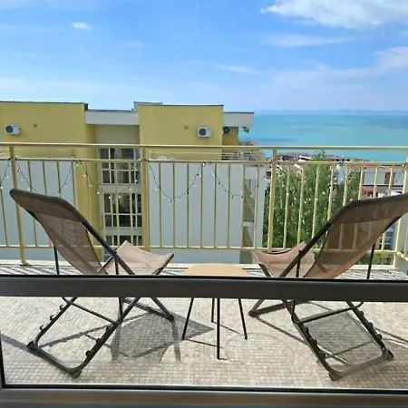 Waves & Pines - Sea View Escape In Sveti Vlas Apartmán *
