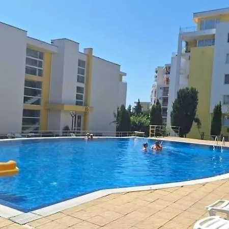 Waves & Pines - Sea View Escape In Sveti Vlas Apartmán